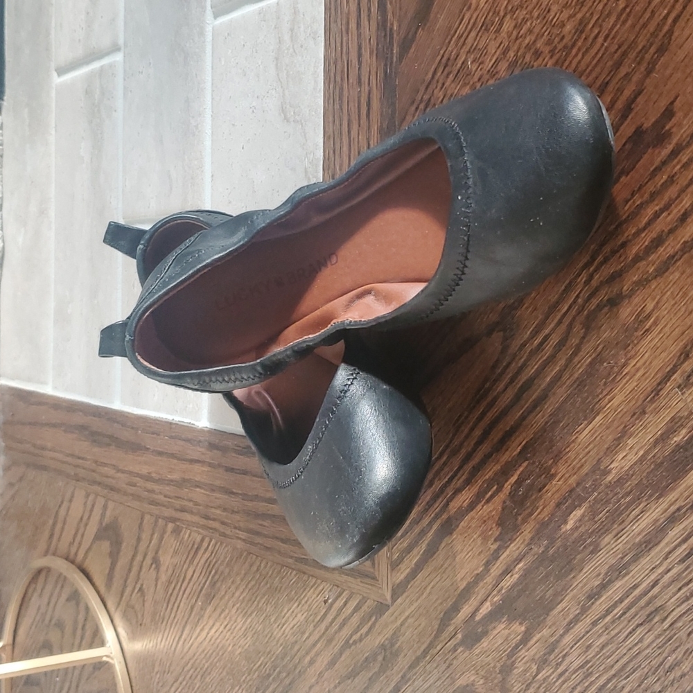 NWT Lucky Brand Flats